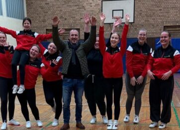 Sodick Deutschland Supports the Rising Rockets Cheerleaders with New Training Jackets